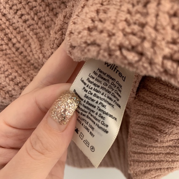 Gorgeous Aritzia Wilfred Sweater - WORN ONCE - Picture 2 of 5